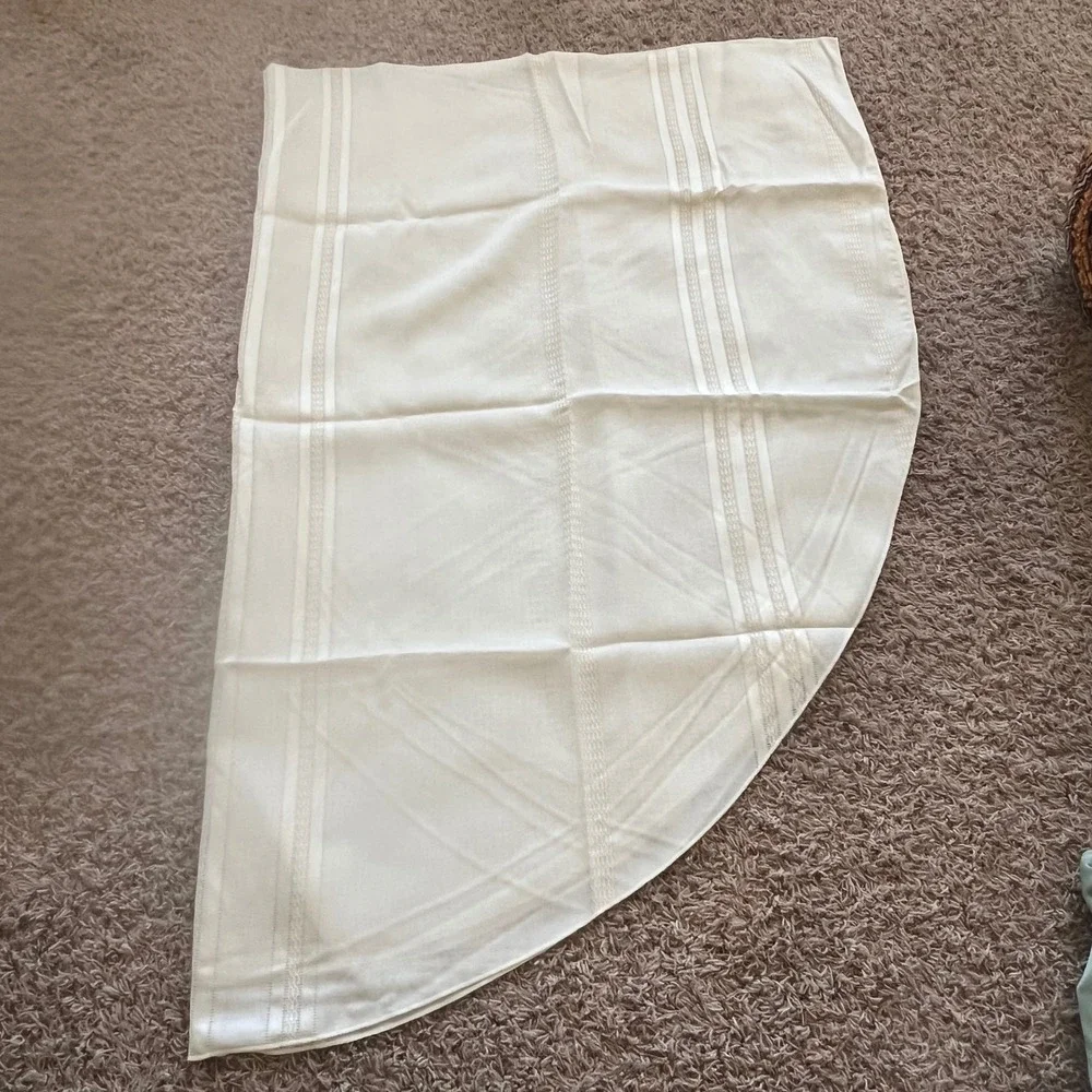 Vintage Cream Oblong Tablecloth Lace Stripe 58